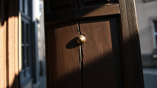 Trouvez un serrurier disponible à Mettet pour urgence